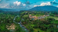 Untuk harga per malamnya bisa dicek langsung ke situs resmi Wapa di Ume Sidemen. Bagaimana traveler, cantik bukan hotelnya? (wapadiumesidemen.com)