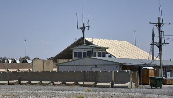 In this photograph taken on April 29, 2021 a general view shows a vacated US military base at Kandahar International Airport. - As the US military pressed on May 1 withdrawing troops from Afghanistan, some residents in Kandahar -- the former bastion of the Taliban -- were optimistic their exit will bring peace to the violence-wracked country. (Photo by JAVED TANVEER / AFP) / to go with focus Afghanistan-US-conflict-withdrawal-Kandahar by RASHID DURRANI