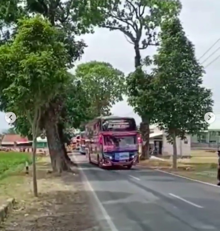 Bahaya Sopir Bus Oleng