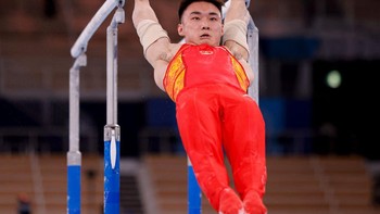 Sun Wei dari Tim China bertanding dalam Final Beregu Putra pada hari ketiga Olimpiade Tokyo 2020 di Ariake Gymnastics Center pada 26 Juli 2021 di Tokyo, Jepang. Foto: Sergei Bobylev/TASS