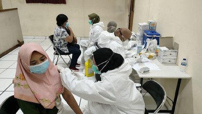 Genjot Vaksinasi untuk Buruh Pabrik