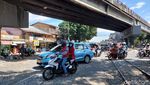 Potret Perlintasan Kereta Cimindi, Tempat Anthony Ginting Berlatih