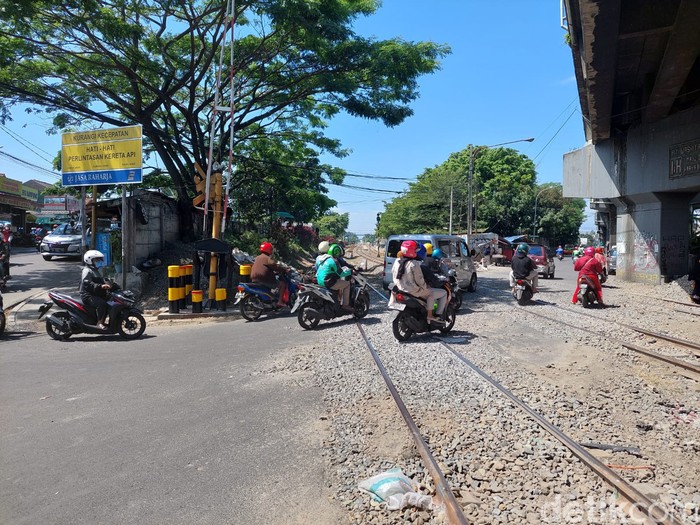 Perlintasan Kereta Cimindi