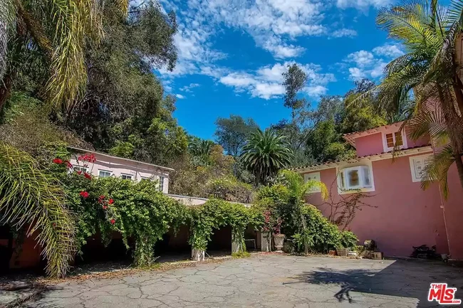 Ibrahim diketahui sedang liburan ke luar negeri saat serangan 11 September terjadi. Sejak itu dia tidak pernah kembali lagi ke Negeri Paman Sam. Foto: Dok. Realtor