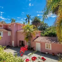 Kini rumah yang sempat terbengkalai itu dijual seharga USD 28 juta atau sekira Rp 404 miliar. Foto: Dok. Realtor