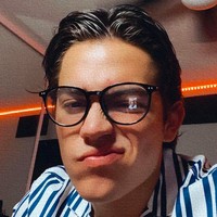 Anthony Barajas, seorang bintang TikTok asal AS, meninggal secara tragis. Pemuda 19 tahun tersebut dan seorang temannya menjadi korban penembakan di sebuah bioskop di kota Corona, California. (Foto: Instagram/@itsanthonymichael)