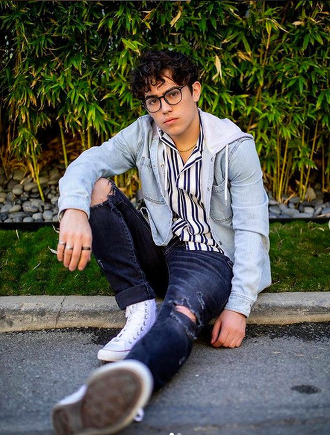 Sosok Anthony Barajas terbilang populer di TikTok dengan hampir satu juta pengikut. Unggahannya di akun @itsanthonymichael banyak menampilkan keseharian dia sebagai seorang remaja yang hobi olahraga dan menikmati musik. (Foto: Instagram/@itsanthonymichael)