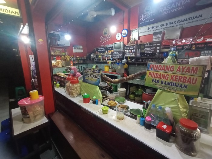 Sepi Pembeli, Pedagang Soto Khas Kudus Minta PPKM Tak Diperpanjang Lagi Sepi Pembeli, Pedagang Soto Khas Kudus Minta PPKM Tak Diperpanjang Lagi