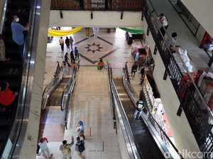 Kembali Dibuka, Pasar Baru Bandung Masih Sepi Pengunjung