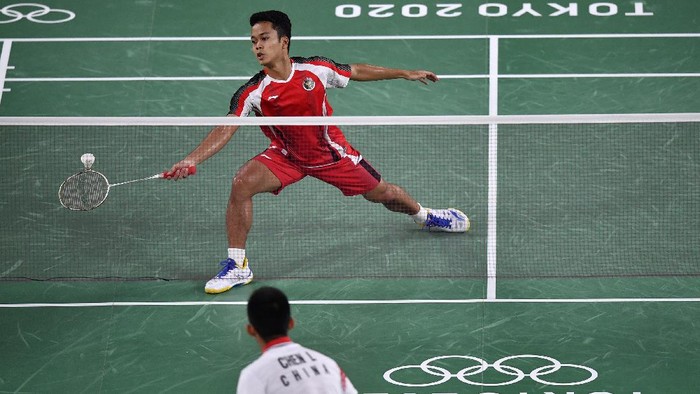 Takluk dari Chen Long, Anthony Ginting Gagal ke Final Olimpiade Anthony Sinisuka Ginting gagal ke final bulutangkis Olimpiade Tokyo 2020. Anthony dipaksa mengakui keunggulan Chen Long dua gim langsung 16-21, 11-21.