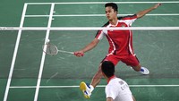 Sementara di gim kedua, Anthony Ginting takluk dari Chen Long dengan poin 11-21.