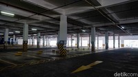 Diky juga mengatakan perusahaan sudah melakukan peninjauan strategis perusahaan, hasilnya pola belanja konsumen sudah beralih dari format hypermarket macam Giant. 