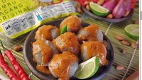 Cilok bumbu kacang memang sulit ditolak. Cilok Bandung memberi solusi buat kamu yang suka jajan cilok dan ingin punya stok cilok di rumah. Foto : instagram @cilok.bandung