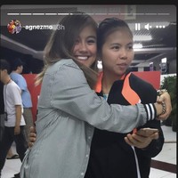 Saat Greysia Polii menang Olimpiade Tokyo 2020, Agnez Mo juga mengunggah momen ketika sang sahabat menjadi model video klipnya. Saat itu Greysia membawa poster berisi tulisan yang kini berhasil diwujudkannya. “I wanna be a world champion badminton athlete,” demikian kalimat yang tertulis di poster.Foto: Instagram