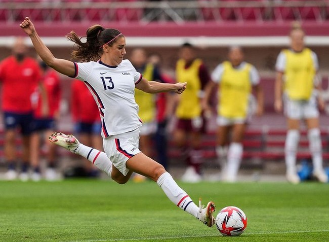 Ketika ditanya soal pilihannya menjadi model, Alex mengaku tetap memilih menjadi atlet sepak bola dibanding sebagai model. Foto: dok. Instagram