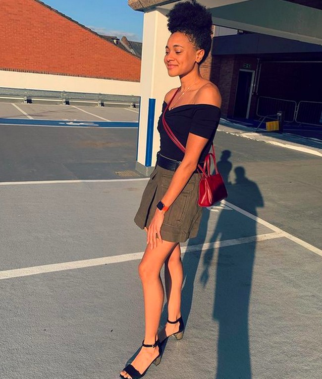 Dalam sebuah wawancara dengan Guardian baru-baru ini, Alice Dearing mengaku pernah mengalami perlakuan diskriminasi karena rasnya dari seorang pelatih dari tim lawan. Prihatin dengan diskriminasi yang dialami atlet keturunan Afrika di Inggris, Alice Dearing lantas mendirikan Black Swimming Association. Lembaga ini juga dibentuk untuk mendukung para atlet yang terdampak pandemi COVID-19. (Foto: Instagram/@alicedearingx)