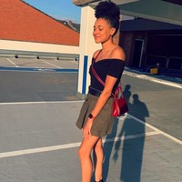 Dalam sebuah wawancara dengan Guardian baru-baru ini, Alice Dearing mengaku pernah mengalami perlakuan diskriminasi karena rasnya dari seorang pelatih dari tim lawan. Prihatin dengan diskriminasi yang dialami atlet keturunan Afrika di Inggris, Alice Dearing lantas mendirikan Black Swimming Association. Lembaga ini juga dibentuk untuk mendukung para atlet yang terdampak pandemi COVID-19. (Foto: Instagram/@alicedearingx)