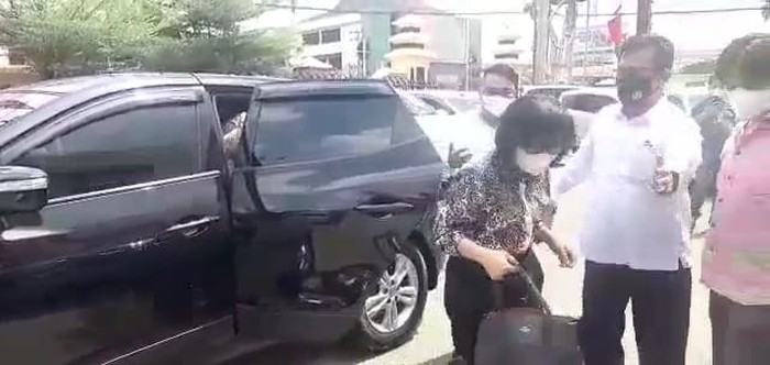 Anak Akidi Tio saat tiba di Polda Sumsel (dok. Istimewa)