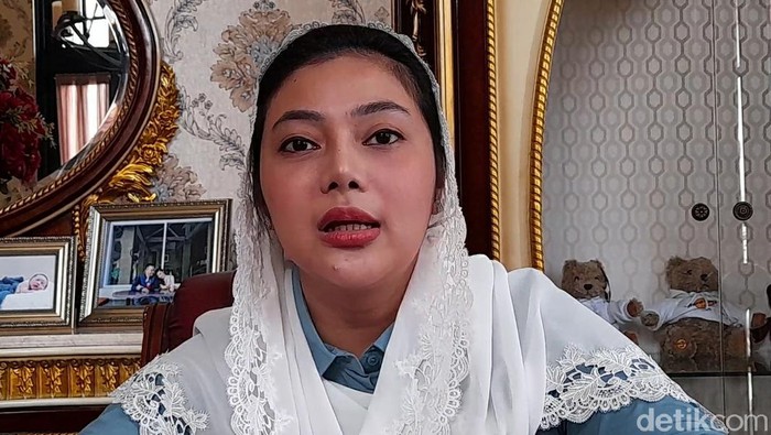 Anggota Komisi VII F-PDIP Paramitha Widya Kusuma mengaku sudah memsang 250 baliho maupun spanduk Puan Maharani di Brebes