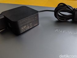 Asus Vivobook 15, Laptop Bongsor Teman WFH