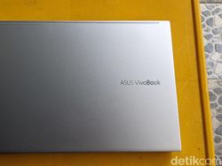 Asus Vivobook 15, Laptop Bongsor Teman WFH