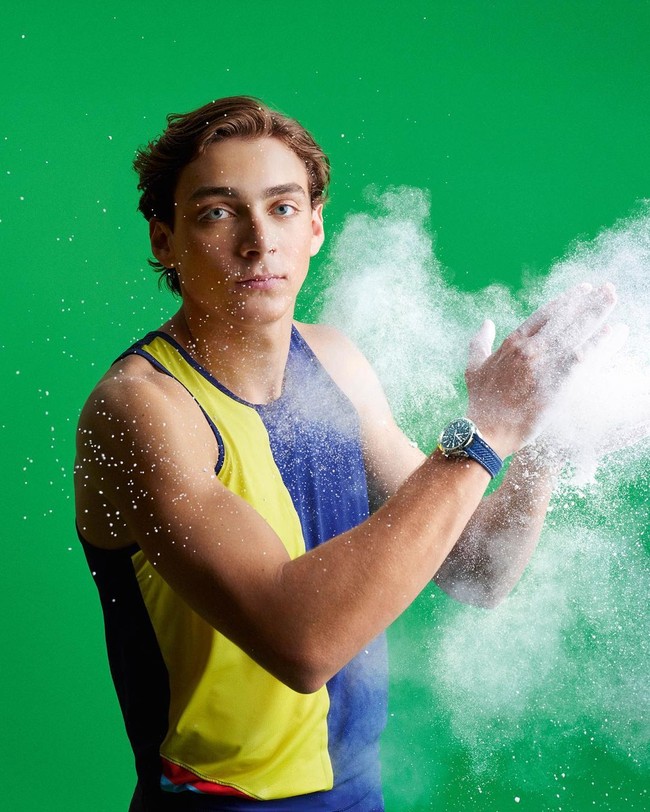 Armand Duplantis, Lompat Galah SwediaArmand Duplantis adalah atlet muda yang bukan hanya ganteng tapi berprestasi. Tahun lalu ia berhasil memecakan rekor dunia dalam cabor lompat galah dengan membukukan lompatan setinggi 6,17 meter. Pria 21 tahun itu mengaku siap untuk tampil gemilang di Olimpiade Tokyo. Foto: Instagram