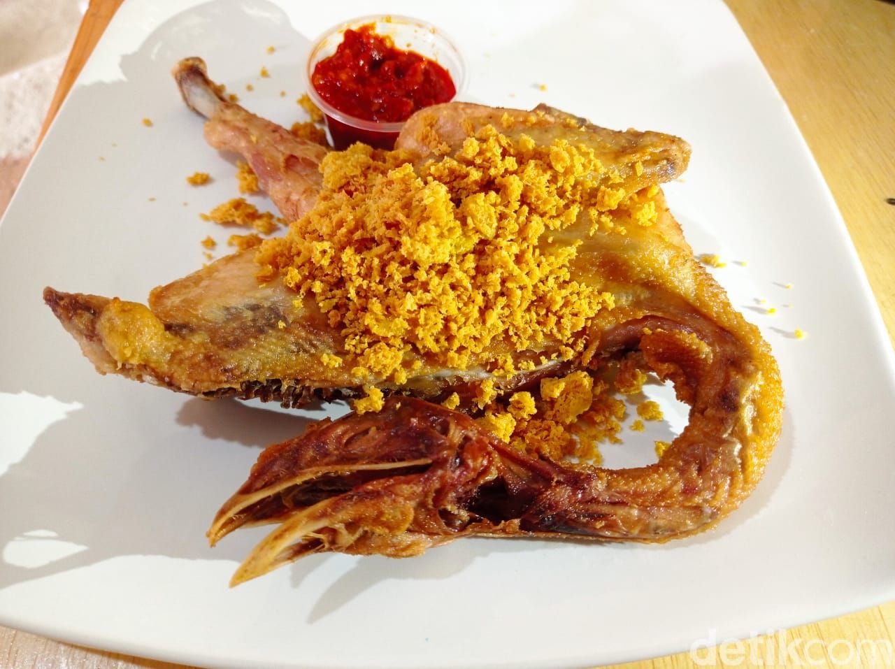 Ayam Goreng Madukoro : Gurih Empuk Ayam Kampung Goreng Langganan SBY