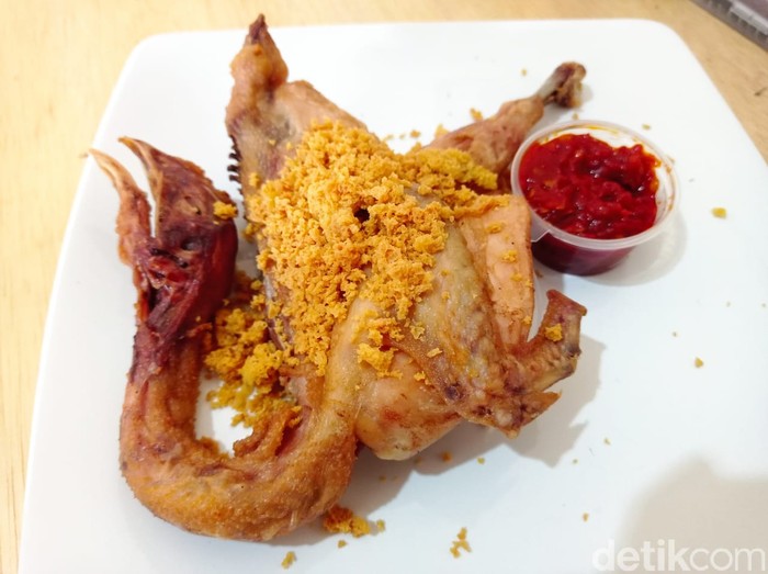 Ayam Goreng Madukoro : Gurih Empuk Ayam Kampung Goreng Langganan SBY Ayam Goreng Madukoro : Gurih Empuk Ayam Kampung Goreng Langganan SBY