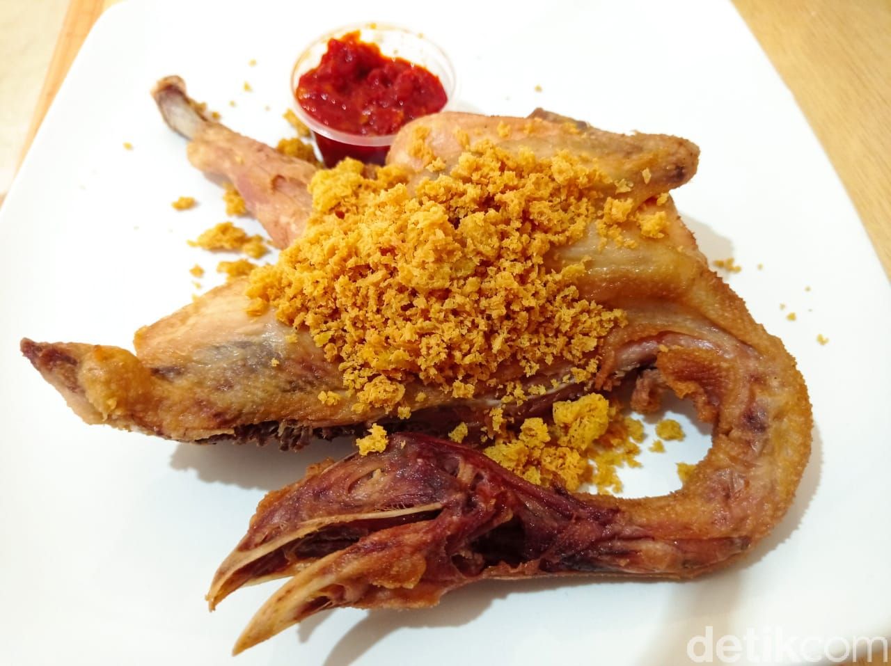 Ayam Goreng Madukoro : Gurih Empuk Ayam Kampung Goreng Langganan SBY