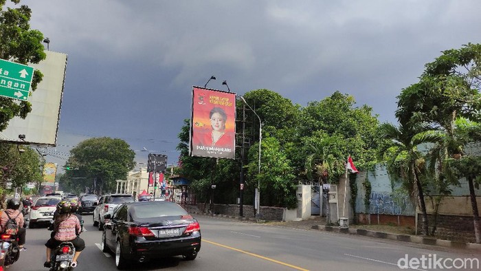 Baliho Puan Maharani di Jalan Sultan Agung, Semarang, Senin (2/8/2021).