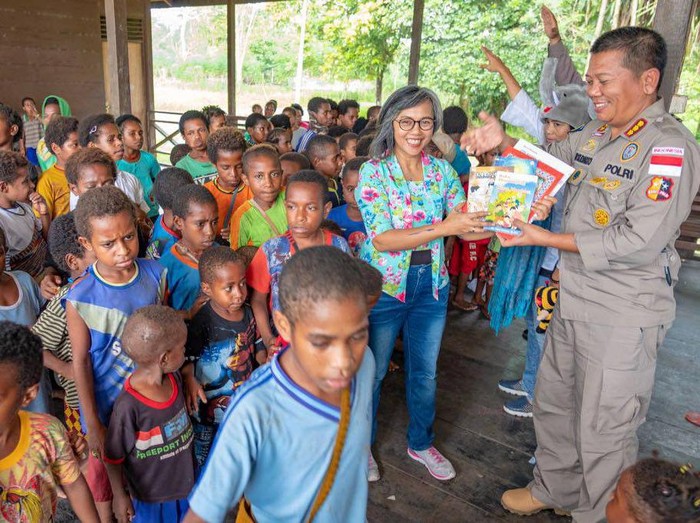 Polri dan Binmas Noken di Papua