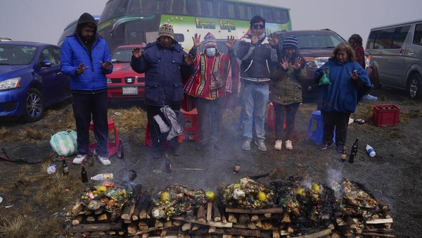 Pada bulan Agustus ini, bumi Pachamama menerima seluruh permintaan untuk usaha, pekerjaan, kesehatan dan bangunan rumah, dimana keinginan ini dipenuhi dengan keimanan. Pada bulan Agustus ini, bumi Pachamama menerima seluruh permintaan untuk usaha, pekerjaan, kesehatan dan bangunan rumah, dimana keinginan ini dipenuhi dengan keimanan.
