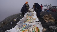 Pachamama juga dianggap dewi kesuburan, juga dewa yang selalu hadir dan mandiri yang memiliki kekuatan sendiri untuk menopang kehidupan di bumi.