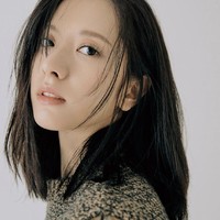 Bona adalah visual grup Cosmic Girls’ yang memiliki karier akting melejit. Ia memulai debut aktingnya pada 2017 lewat drama Korea Hit the Top hingga membintangi Homemade Love Story, yang berhasil membuatnya memenangkan Aktris Baru Terbaik di KBS Drama Awards 2020. Foto: dok. Instagram bn_95819