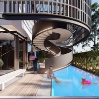 Kolam renang hadir di sisi kanan rumah yang mempertegas kemewahannya. (Foto: Instagram/@angkasaarchitects)