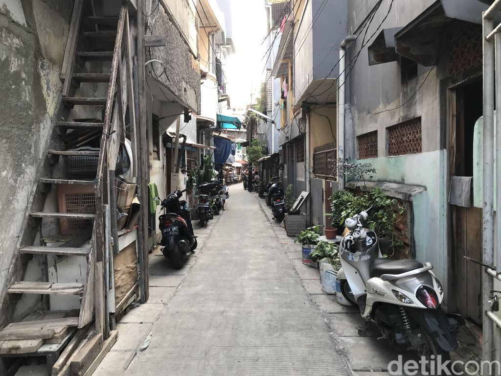 Got tak lagi halangi rumah orang, Gang ACD Jembatan Besi Tambora Jakbar ini juga sudah dicor beton. (Nur Aziza/detikcom)