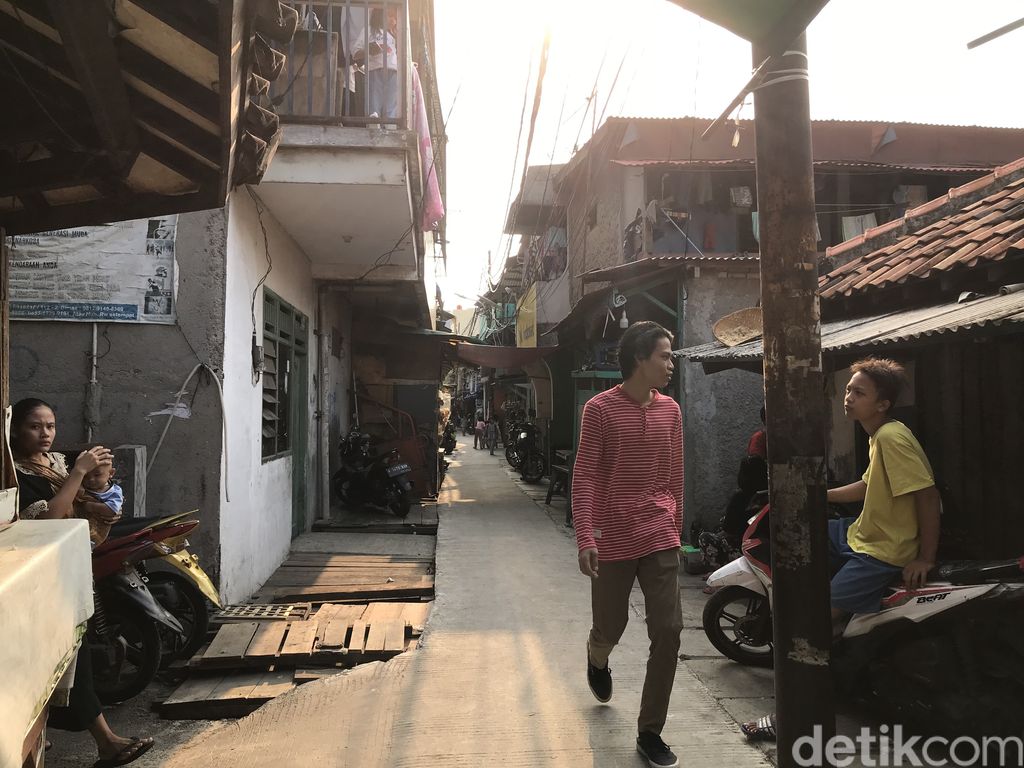Got tak lagi halangi rumah orang, Gang ACD Jembatan Besi Tambora Jakbar ini juga sudah dicor beton. (Nur Aziza/detikcom)