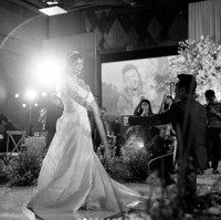 Greysia Polii menikah pada 23 Desember 2020. Dia dinikahi Felix Djimin dalam upacara pemberkatan yang digelar di Hotel Intercontinental Pondok Indah, Jakarta Selatan. Foto: Dok. Instagram greysiapolii, adadrianbeauty, windysavosacouture