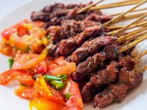 9 Tips Memasak Sate Enak dan Empuk untuk Malam Tahun Baru