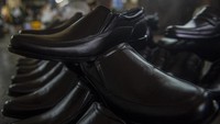 Jangan salah, sepatu-sepatu ini memiliki kualitas yang tak kalah dari barang impor.