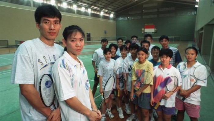 Berikut adalah deretan pebulutangkis Indonesia yang sukses mengharumkan nama bangsa lewat medali emas di ajang olimpiade.