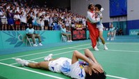 Selanjutnya ada duet Ricky Subagja-Rexy Mainaky yang menjadi pebulutangkis ganda putra pertama dari Indonesia yang meraih medali emas Olimpiade Atlanta 1996. Jed Jacobsohn  /Allsport