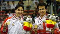 Sekarang, keduanya sudah pensiun jadi pebulutangkis. Ricky sekarang sudah banting setir jadi petinggi Persatuan Bulu Tangkis Seluruh Indonesia (PBSI), sementara Rexy sudah menjadi pelatih bulu tangkis yang melanglang buana ke berbagai tempat. TOSHIFUMI KITAMURA/AFP via Getty Images