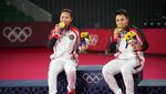 Ini Momen Haru dan Bangga Greysia/Apriyani Usai Raih Emas