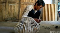 Kesuksesan Mujimin dalam memasarkan kerajinan bambu hingga pasar internasional itu, tentu tidak lepas dari kegigihannya dalam mempertahankan kualitas serta ketepatan waktu pembuatannya. Sehingga pesanan dari konsumen luar negeri pun bisa terus ia penuhi. 