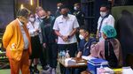 Menparekraf Sandiaga Uno Tinjau Vaksinasi di Holywings
