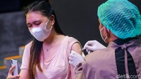 Setiap harinya di targetkan 350 vaksin disuntikan ke masyarakat.
