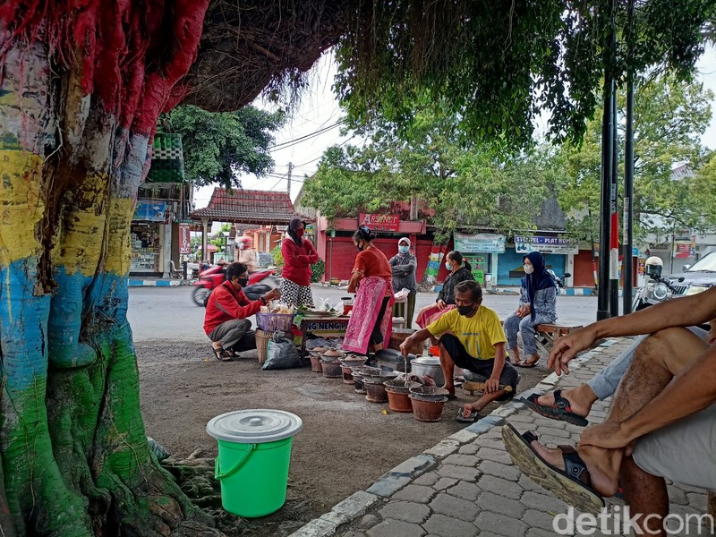 Nikmatnya Serabi Kuah Ponorogo Racikan Bibit Sejak 1991