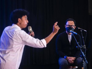 Guna Donasi ke Pekerja Seni, Bima Arya Rela Di-roasting Komika