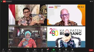 Buku Batik Tulis Lasem Diluncurkan, Ini Harapan Sandiaga Uno